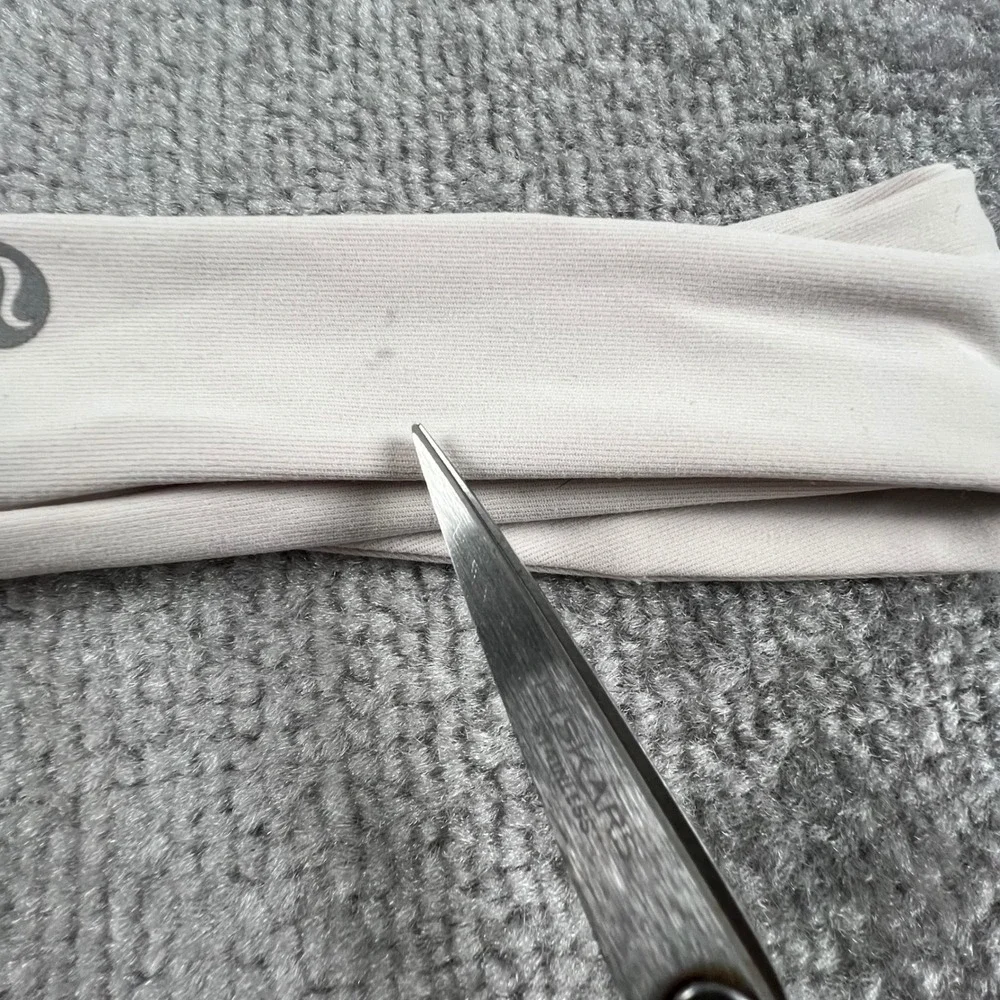 Lululemon Cardio Cross Trainer Headband Light Pink Luxtreme Velvet Gripper 4265